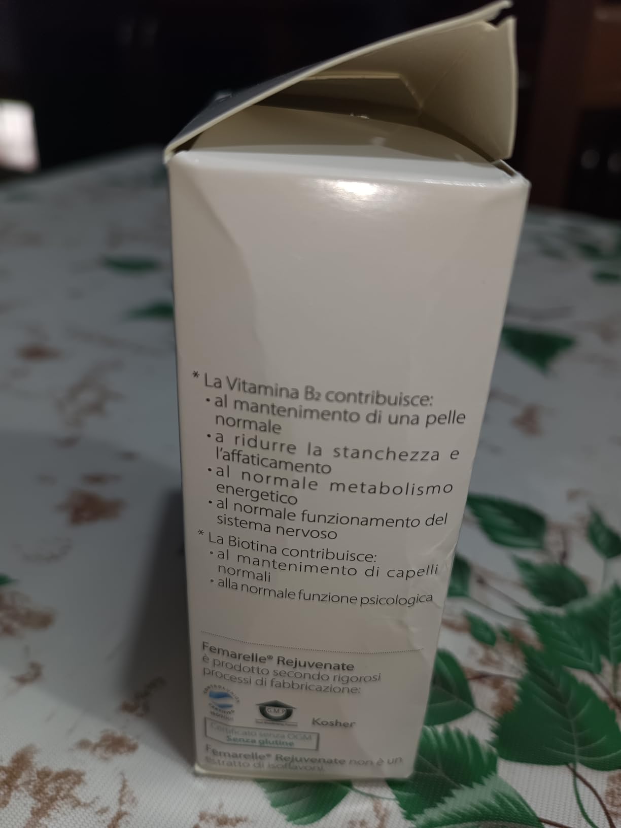 Femarelle Rejuvenate integratore per umore pelle e capelli senza ormoni