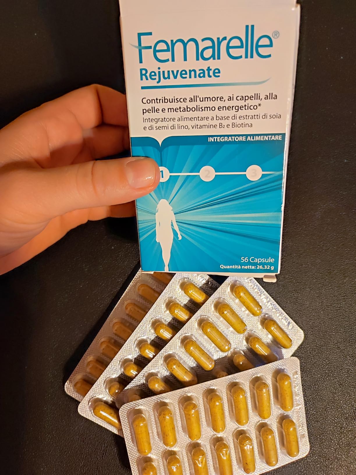 Femarelle Rejuvenate integratore per umore pelle e capelli senza ormoni